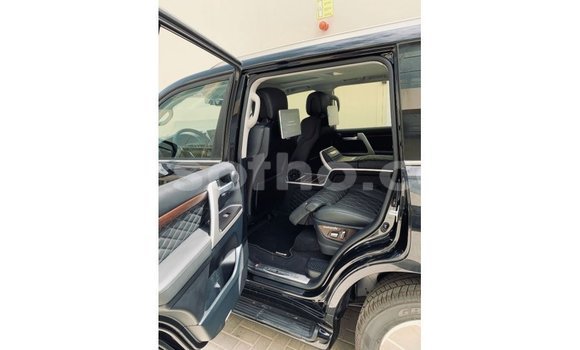 Sayi Imported Toyota Land Cruiser Black Mota in Import - Dubai a Maseru Sayi Imported Toyota Land Cruiser Black Mota in Import - Dubai a Maseru