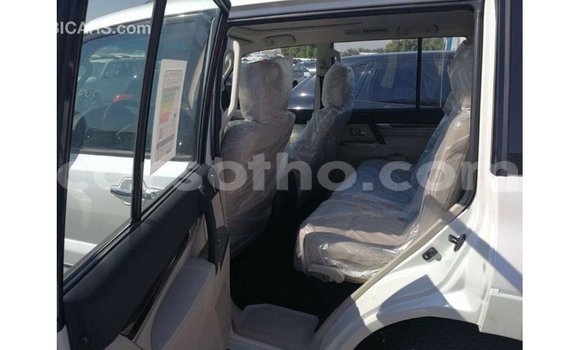 Sayi Imported Mitsubishi Pajero White Mota in Import - Dubai a Maseru Sayi Imported Mitsubishi Pajero White Mota in Import - Dubai a Maseru