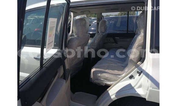 Sayi Imported Mitsubishi Pajero White Mota in Import - Dubai a Maseru Sayi Imported Mitsubishi Pajero White Mota in Import - Dubai a Maseru