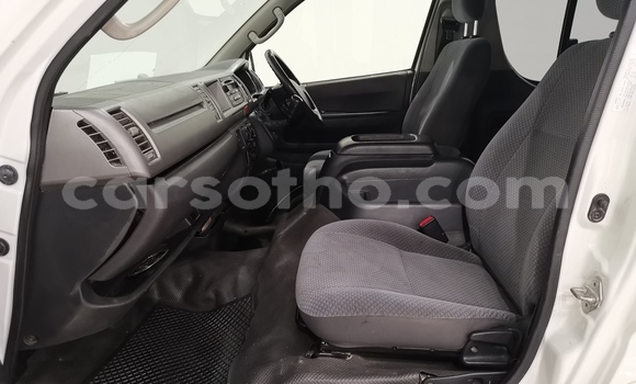 Sayi Na hannu Toyota Hiace White Mota in Maseru a Maseru Sayi Na hannu Toyota Hiace White Mota in Maseru a Maseru