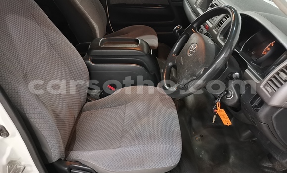 Sayi Na hannu Toyota Hiace White Mota in Maseru a Maseru Sayi Na hannu Toyota Hiace White Mota in Maseru a Maseru