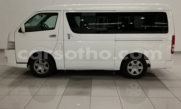 Sayi Na hannu Toyota Hiace White Mota in Maseru a Maseru Sayi Na hannu Toyota Hiace White Mota in Maseru a Maseru
