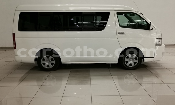 Sayi Na hannu Toyota Hiace White Mota in Maseru a Maseru Sayi Na hannu Toyota Hiace White Mota in Maseru a Maseru