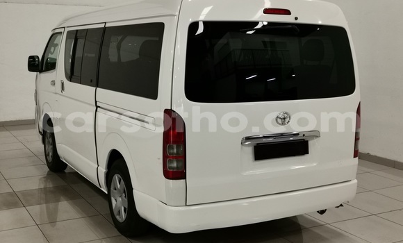 Sayi Na hannu Toyota Hiace White Mota in Maseru a Maseru Sayi Na hannu Toyota Hiace White Mota in Maseru a Maseru