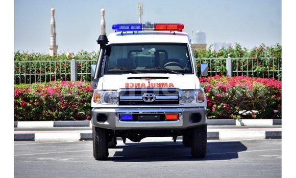 Acheter Import Voiture Toyota Land Cruiser Blanc à Import - Dubai, Maseru Acheter Import Voiture Toyota Land Cruiser Blanc à Import - Dubai, Maseru