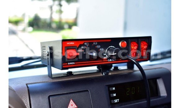 Acheter Import Voiture Toyota Land Cruiser Blanc à Import - Dubai, Maseru Acheter Import Voiture Toyota Land Cruiser Blanc à Import - Dubai, Maseru