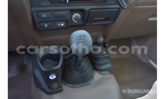Acheter Import Voiture Toyota Land Cruiser Blanc à Import - Dubai, Maseru Acheter Import Voiture Toyota Land Cruiser Blanc à Import - Dubai, Maseru
