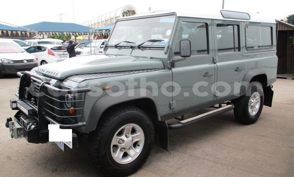 اشتري مستعمل Land Rover Defender Green سيارة في Roma في Maseru اشتري مستعمل Land Rover Defender Green سيارة في Roma في Maseru