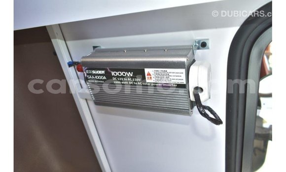 Acheter Import Voiture Toyota Land Cruiser Blanc à Import - Dubai, Maseru Acheter Import Voiture Toyota Land Cruiser Blanc à Import - Dubai, Maseru