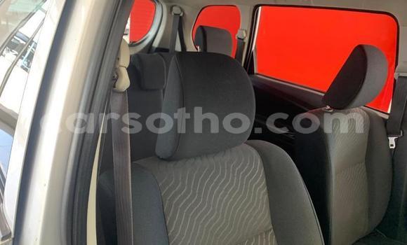 Sayi Na hannu Toyota Avanza Silver Mota in Maseru a Maseru Sayi Na hannu Toyota Avanza Silver Mota in Maseru a Maseru