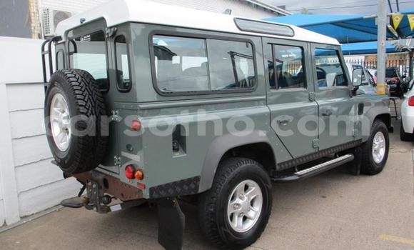 اشتري مستعمل Land Rover Defender Green سيارة في Roma في Maseru اشتري مستعمل Land Rover Defender Green سيارة في Roma في Maseru