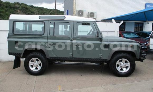 اشتري مستعمل Land Rover Defender Green سيارة في Roma في Maseru اشتري مستعمل Land Rover Defender Green سيارة في Roma في Maseru