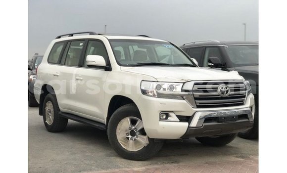 Acheter Import Voiture Toyota Land Cruiser Blanc à Import - Dubai, Maseru Acheter Import Voiture Toyota Land Cruiser Blanc à Import - Dubai, Maseru