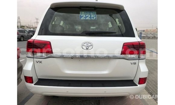 Acheter Import Voiture Toyota Land Cruiser Blanc à Import - Dubai, Maseru Acheter Import Voiture Toyota Land Cruiser Blanc à Import - Dubai, Maseru