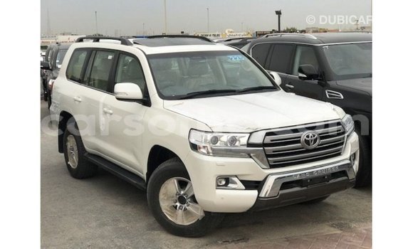 Acheter Import Voiture Toyota Land Cruiser Blanc à Import - Dubai, Maseru Acheter Import Voiture Toyota Land Cruiser Blanc à Import - Dubai, Maseru
