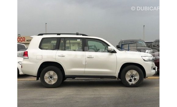 Acheter Import Voiture Toyota Land Cruiser Blanc à Import - Dubai, Maseru Acheter Import Voiture Toyota Land Cruiser Blanc à Import - Dubai, Maseru