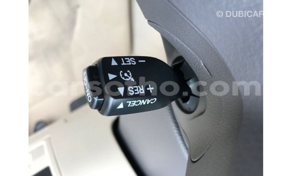 Acheter Import Voiture Toyota Land Cruiser Blanc à Import - Dubai, Maseru Acheter Import Voiture Toyota Land Cruiser Blanc à Import - Dubai, Maseru