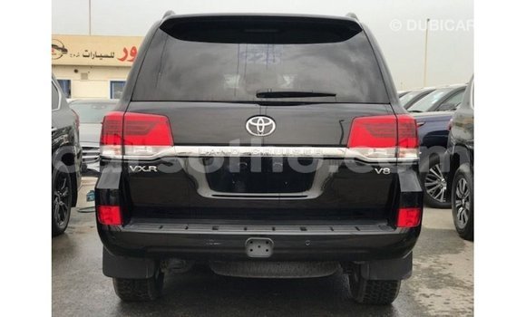 Sayi Imported Toyota Land Cruiser Black Mota in Import - Dubai a Maseru Sayi Imported Toyota Land Cruiser Black Mota in Import - Dubai a Maseru