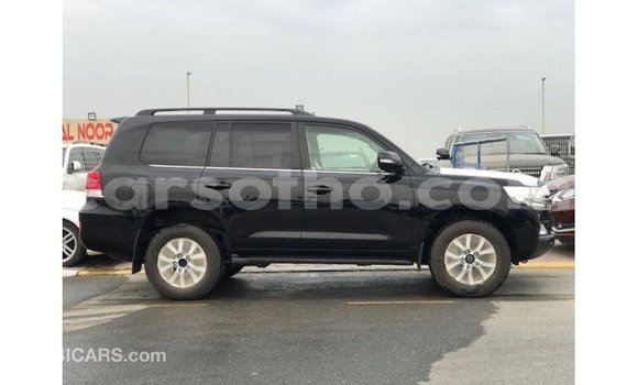 Sayi Imported Toyota Land Cruiser Black Mota in Import - Dubai a Maseru Sayi Imported Toyota Land Cruiser Black Mota in Import - Dubai a Maseru