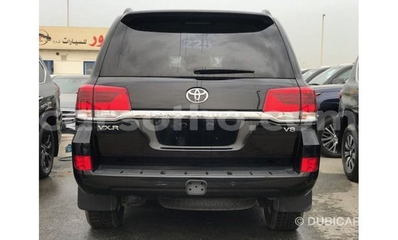 Sayi Imported Toyota Land Cruiser Black Mota in Import - Dubai a Maseru Sayi Imported Toyota Land Cruiser Black Mota in Import - Dubai a Maseru