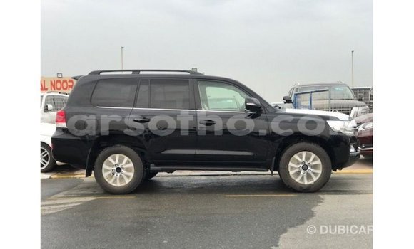 Sayi Imported Toyota Land Cruiser Black Mota in Import - Dubai a Maseru Sayi Imported Toyota Land Cruiser Black Mota in Import - Dubai a Maseru
