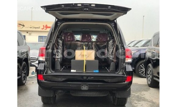 Sayi Imported Toyota Land Cruiser Black Mota in Import - Dubai a Maseru Sayi Imported Toyota Land Cruiser Black Mota in Import - Dubai a Maseru