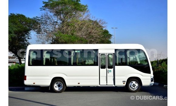 Acheter Import Voiture Toyota Coaster Blanc à Import - Dubai, Maseru Acheter Import Voiture Toyota Coaster Blanc à Import - Dubai, Maseru