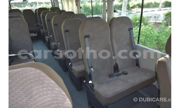 Acheter Import Voiture Toyota Coaster Blanc à Import - Dubai, Maseru Acheter Import Voiture Toyota Coaster Blanc à Import - Dubai, Maseru