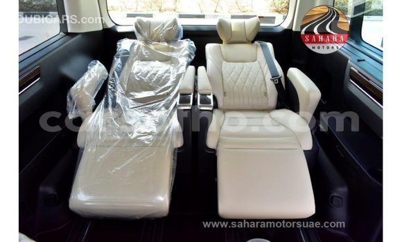 Acheter Import Voiture Toyota Granvia Blanc à Import - Dubai, Maseru Acheter Import Voiture Toyota Granvia Blanc à Import - Dubai, Maseru