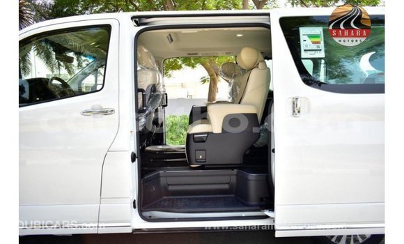 Acheter Import Voiture Toyota Granvia Blanc à Import - Dubai, Maseru Acheter Import Voiture Toyota Granvia Blanc à Import - Dubai, Maseru