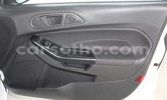 Sayi Na hannu Ford Fiesta White Mota in Butha Buthe a Butha-Buthe Sayi Na hannu Ford Fiesta White Mota in Butha Buthe a Butha-Buthe