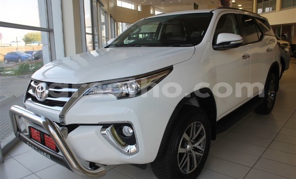 Acheter Occasion Voiture Toyota Fortuner Blanc à Maputsoe, Leribe Acheter Occasion Voiture Toyota Fortuner Blanc à Maputsoe, Leribe