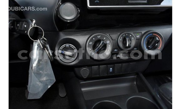 Acheter Import Voiture Toyota Hilux Blanc à Import - Dubai, Maseru Acheter Import Voiture Toyota Hilux Blanc à Import - Dubai, Maseru