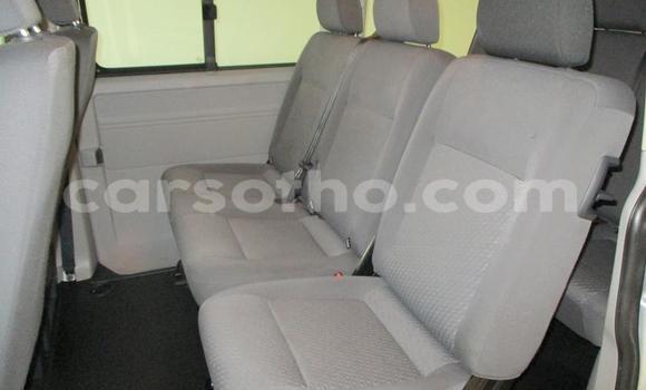 Sayi Na hannu Volkswagen Caravelle Silver Mota in Mokhotlong a Berea Sayi Na hannu Volkswagen Caravelle Silver Mota in Mokhotlong a Berea
