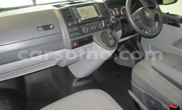 Sayi Na hannu Volkswagen Caravelle Silver Mota in Mokhotlong a Berea Sayi Na hannu Volkswagen Caravelle Silver Mota in Mokhotlong a Berea