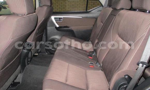 Sayi Na hannu Toyota Fortuner Silver Mota in Maseru a Maseru Sayi Na hannu Toyota Fortuner Silver Mota in Maseru a Maseru
