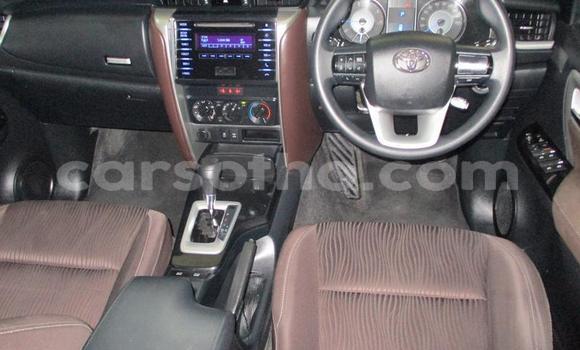 Sayi Na hannu Toyota Fortuner Silver Mota in Maseru a Maseru Sayi Na hannu Toyota Fortuner Silver Mota in Maseru a Maseru