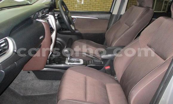 Sayi Na hannu Toyota Fortuner Silver Mota in Maseru a Maseru Sayi Na hannu Toyota Fortuner Silver Mota in Maseru a Maseru