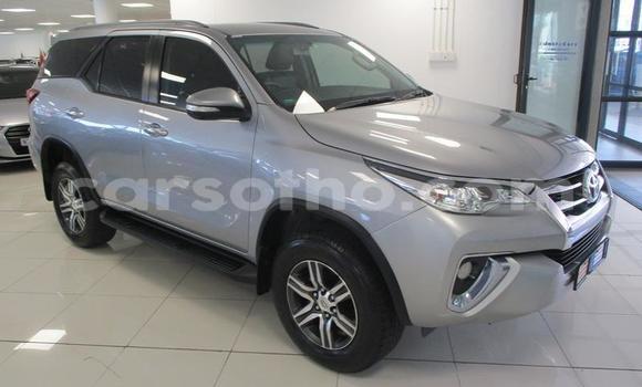 Sayi Na hannu Toyota Fortuner Silver Mota in Maseru a Maseru Sayi Na hannu Toyota Fortuner Silver Mota in Maseru a Maseru