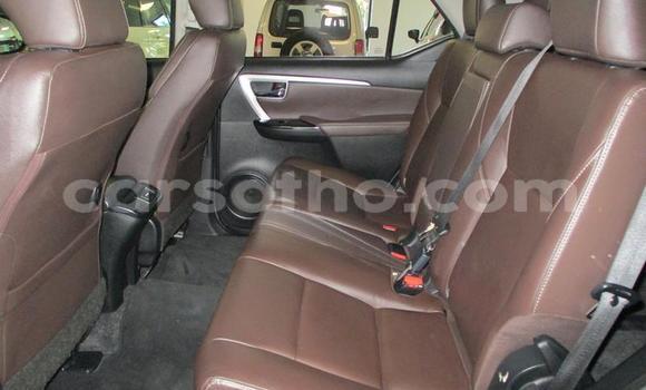 Sayi Na hannu Toyota Fortuner Silver Mota in Maseru a Maseru Sayi Na hannu Toyota Fortuner Silver Mota in Maseru a Maseru