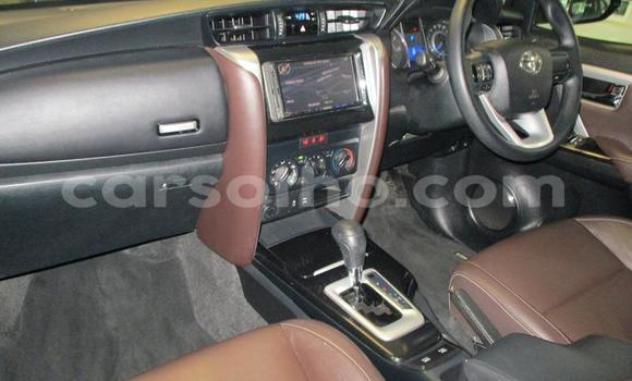 Sayi Na hannu Toyota Fortuner Silver Mota in Maseru a Maseru Sayi Na hannu Toyota Fortuner Silver Mota in Maseru a Maseru