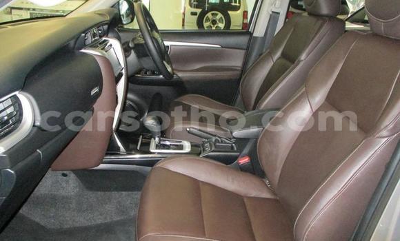 Sayi Na hannu Toyota Fortuner Silver Mota in Maseru a Maseru Sayi Na hannu Toyota Fortuner Silver Mota in Maseru a Maseru