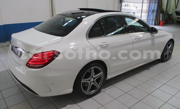 Sayi Na hannu Mercedes-Benz C–Class White Mota in Maseru a Maseru Sayi Na hannu Mercedes-Benz C–Class White Mota in Maseru a Maseru