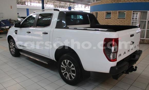 Sayi Na hannu Ford Ranger White Mota in Maseru a Maseru Sayi Na hannu Ford Ranger White Mota in Maseru a Maseru