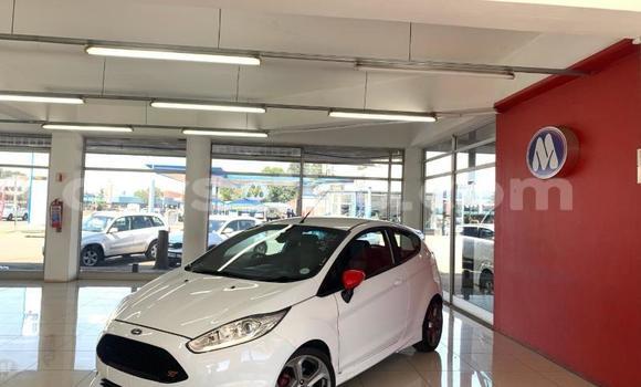 اشتري مستعمل Ford Focus ST White سيارة في Maseru في Maseru اشتري مستعمل Ford Focus ST White سيارة في Maseru في Maseru
