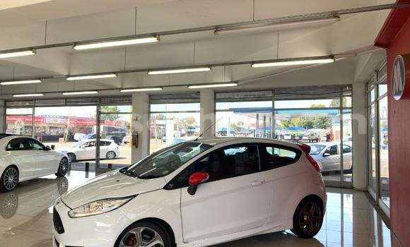 اشتري مستعمل Ford Focus ST White سيارة في Maseru في Maseru اشتري مستعمل Ford Focus ST White سيارة في Maseru في Maseru
