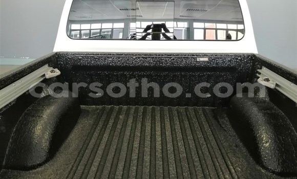 Sayi Na hannu Nissan Navara White Mota in Maputsoa a Leribe Sayi Na hannu Nissan Navara White Mota in Maputsoa a Leribe