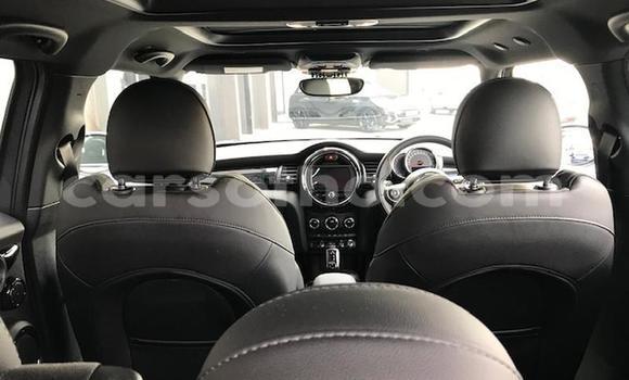 Sayi Na hannu Mini Cooper Black Mota in Roma a Maseru Sayi Na hannu Mini Cooper Black Mota in Roma a Maseru