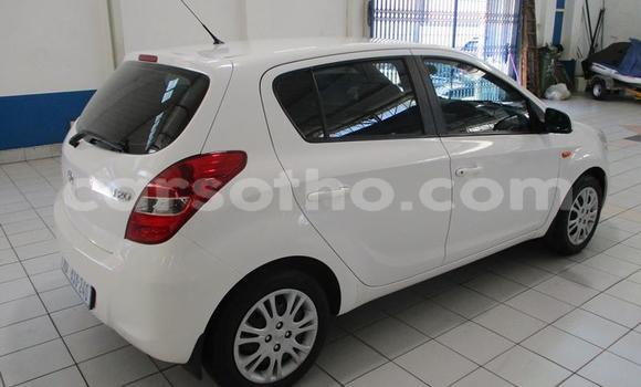 Acheter Occasion Voiture Hyundai i20 Blanc à Maseru, Maseru Acheter Occasion Voiture Hyundai i20 Blanc à Maseru, Maseru