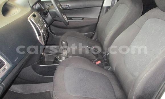 Acheter Occasion Voiture Hyundai i20 Blanc à Maseru, Maseru Acheter Occasion Voiture Hyundai i20 Blanc à Maseru, Maseru
